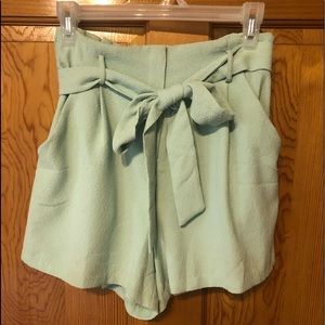 Flowy high waisted shorts with pockets!